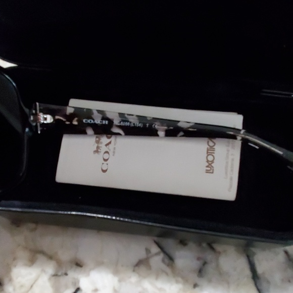 Coach HC8166 Sunglasses - Picture 3 of 6
